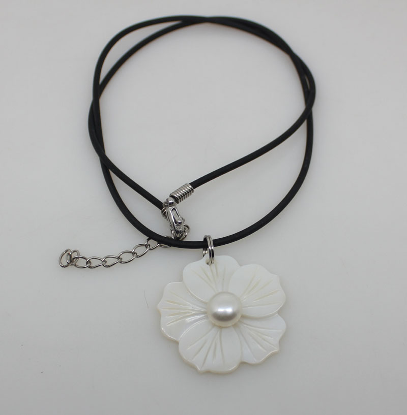 big natural white shell mother of pearl flower pendant  